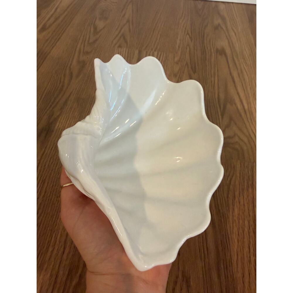Ceramic White Shell Dish - Picture 4 of 5